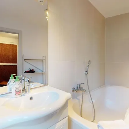 Des Bains Parking Hypercentre 6-8personnes Apartman