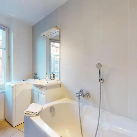 Apartment Des Bains Parking Hypercentre 6-8personnes Colmar