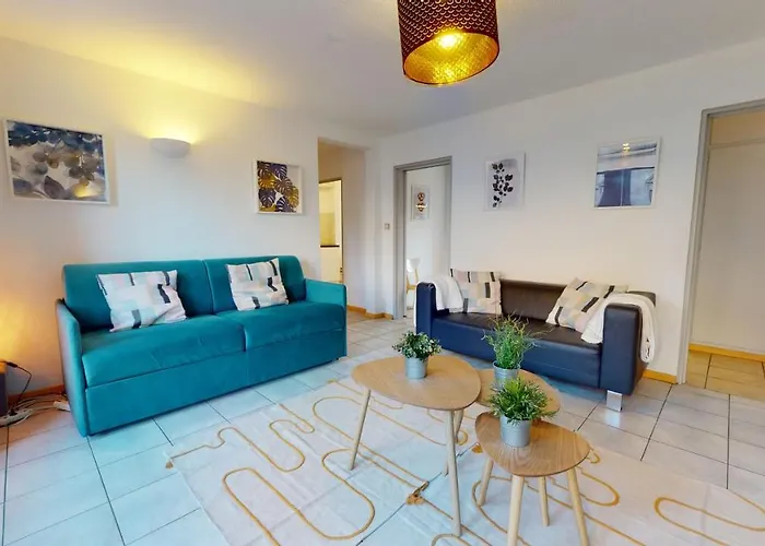 Des Bains Parking Hypercentre 6-8personnes