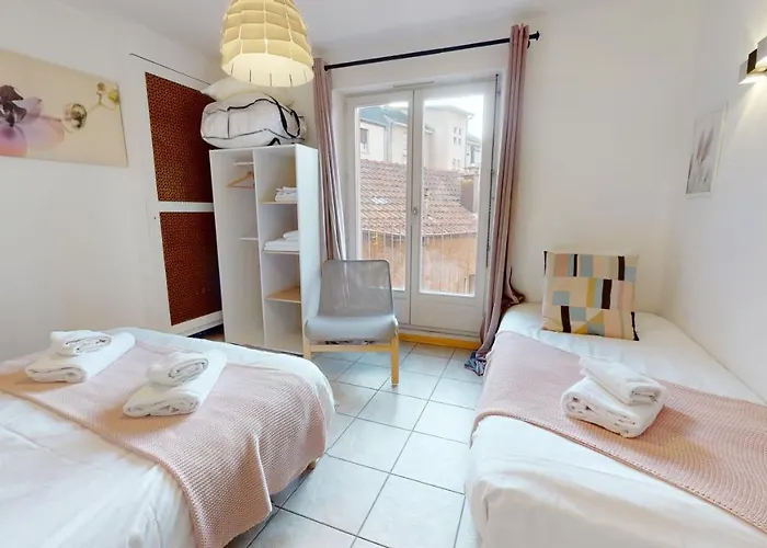 Apartment Des Bains Parking Hypercentre 6-8personnes